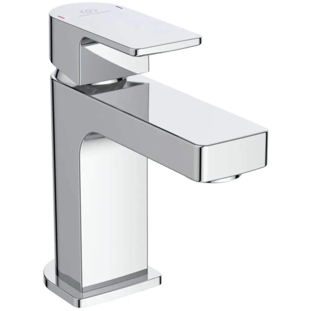 Chromfarbener Wasserhahn von Ideal Standard mit flachem Bedienhebel und eckiger Auslaufkonstruktion. Geeignet für moderne Badezimmer- und Kücheneinrichtungen.